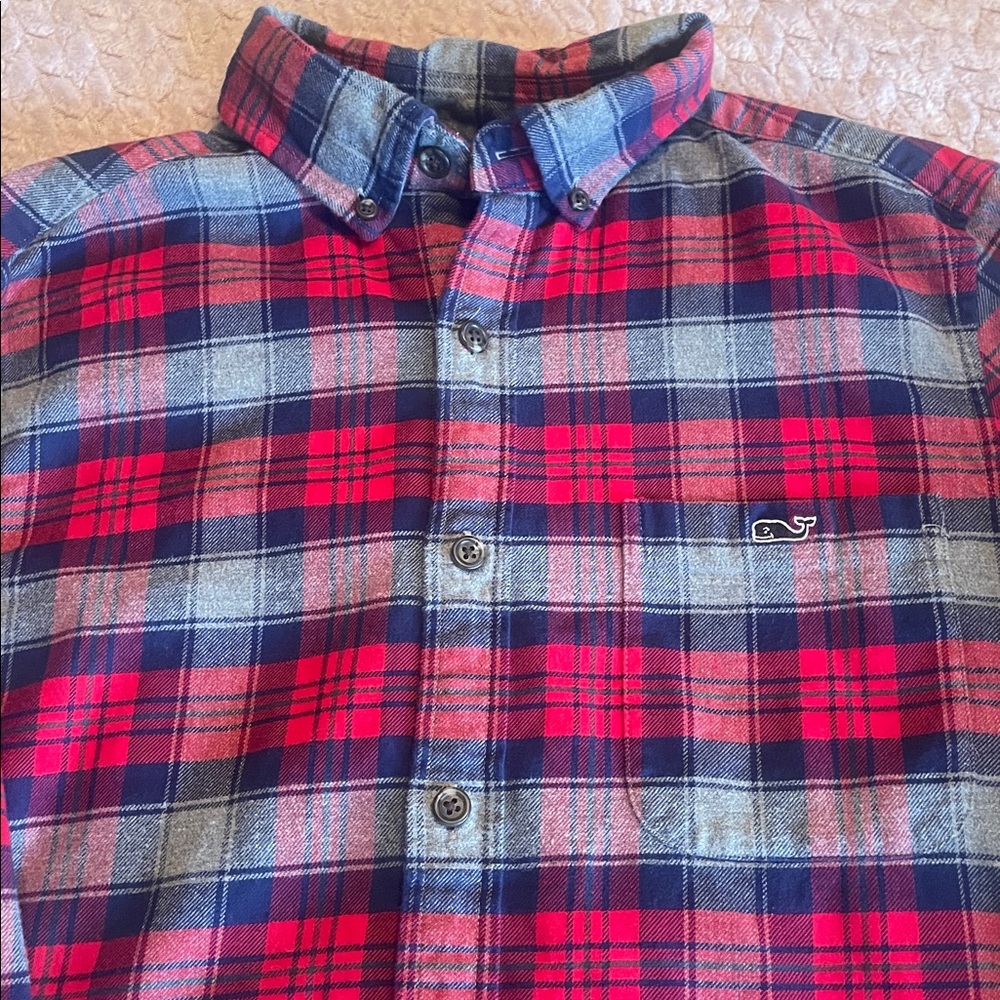 Vineyard Vines men’s long sleeved button-down flannel shirt - Size Small